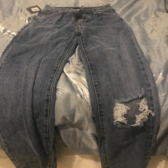 Pretty Little Thing Open Knee Mom Jeans - Picture 5 of 7